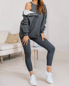 SILKE - SET AUS SWEATSHIRT, LEGGINGS UND OBERTEIL in Grau
