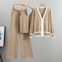 Barbarra | Lässig gestricktes dreiteiliges Herbst-Outfit in Khaki