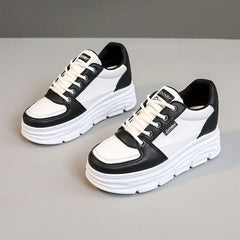 Damen modische Plateau-Sneaker mit komfortabler Dämpfung in Schwarz