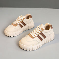 Damen Chunky Sneakers mit modischen Details in Khaki