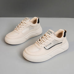 Damen Trend-Sneaker mit atmungsaktivem Mesh-Obermaterial und dämpfender Laufsohle in Schwarz