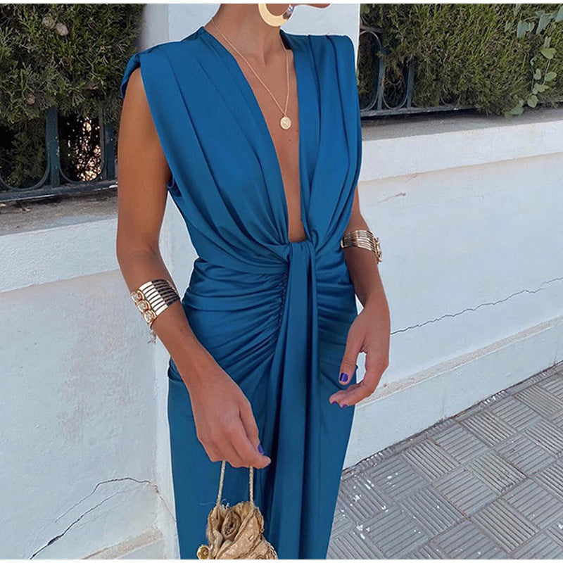 Antonia®️ | Festkleid mit tiefem Ausschnitt