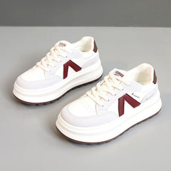 Damen modische Chunky Sneakers mit dämpfender Fußbetttechnologie in Camel