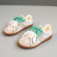 Damen Sportliche Sneaker aus strapazierfähigem Material mit atmungsaktiven Einsätzen in Creme