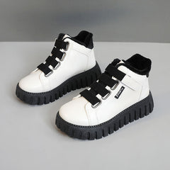 Damen High-Top Sneakers mit gefüttertem Innenbereich und rutschfester Profilsohle in Schwarz
