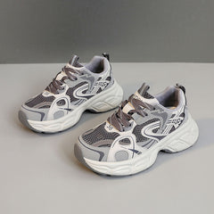 Damen sportliche Lauf Sneakers mit atmungsaktiver Mesh-Oberfläche und dämpfender Sohle in Grau