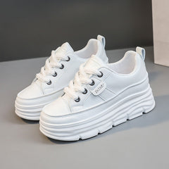 Damen Plateausneaker mit trendigem Design und innovativem Dämpfungssystem in Weiß