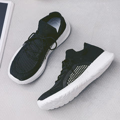 Damen Sportliche Sneakers mit atmungsaktivem Mesh-Obermaterial und flexiblem Fußbett in Schwarz