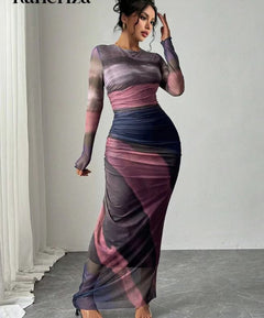 TORINA - Bequemes bedrucktes Maxikleid mit langen Ärmeln und Rundhalsausschnitt in Lila