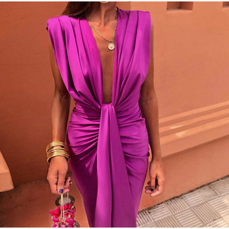 Antonia®️ | Festkleid mit tiefem Ausschnitt