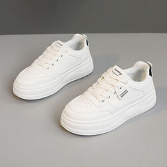 Damen modische Sneakers mit dämpfender Laufsohle und atmungsaktivem Obermaterial in Weiß