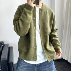 TIM -  MIT KNÖPFENSTRICKJACKE in Grün