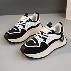 Damen Sportliche Chunky Sneakers mit dämpfender Sohle und atmungsaktivem Obermaterial in Schwarz