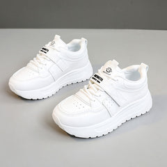Damen modische Fitness-Sneaker mit dämpfender Sohle und atmungsaktivem Mesh- in Weiß