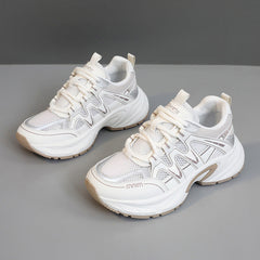 Damen Sportliche Sneakers mit atmungsaktivem Mesh-Obermaterial und dämpfender Laufsohle in Beige