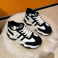 Damen modische Sneakers mit atmungsaktivem Mesh-Obermaterial und dämpfender Laufsohle in Schwarz