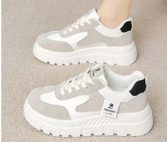 Damen Sportliche Plateau-Sneakers mit komfortabler Polsterung und robustem Obermaterial in Grau