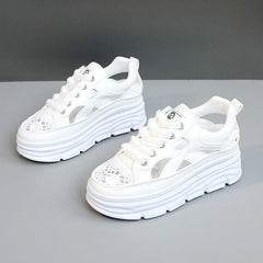 Damen Plateau-Sneaker mit atmungsaktivem Mesh-Obermaterial und modernem Design in Weiß