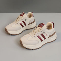 Damen modische Plateau Sneakers mit atmungsaktiver Oberflächenstruktur in Rot