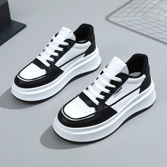 Damen Chunky Sneakers mit modischem Profil und dämpfender Sohle in Schwarz