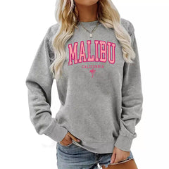 Damen Sweatshirt mit beschwingtem Malibu Schriftzug und lässigem Schnitt in Hellgrau