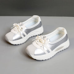 Damen bequeme Sneaker mit atmungsaktivem Obermaterial und dämpfender Laufsohle in Silber