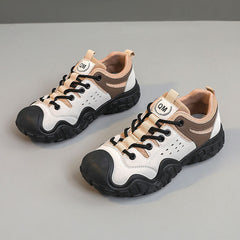 Damen sportliche Wanderschuhe mit rutschfester Sohle und atmungsaktivem Obermaterial in Camel