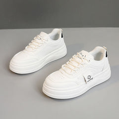 Damen Sportliche Flachschuhe mit hochdämpfender Sohle und atmungsaktivem Obermaterial in Weiß