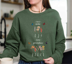 Damen Sweatshirt mit floralem Druck und inspirierendem Schriftzug in Dunkelgrün