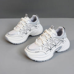 Damen Sportliche Sneakers mit atmungsaktivem Mesh-Obermaterial und dämpfender Laufsohle in Grau