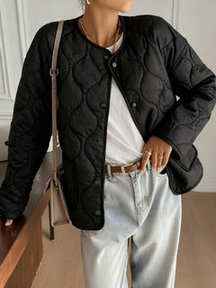 Damen Steppjacke mit modernem Design und praktischen Taschen in Schwarz