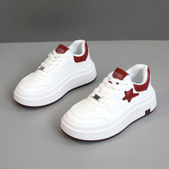 Damen Modische Plateausneaker mit sportlichem Design und atmungsaktiven Materialien in Weiß-Rot