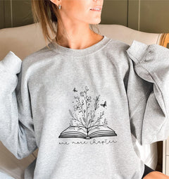 Damen Sweatshirt mit elegantem Blumendesign und inspirierendem Aufdruck in Hellgrau