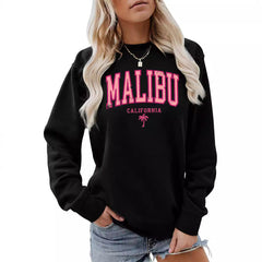 Damen Sweatshirt mit beschwingtem Malibu Schriftzug und lässigem Schnitt in Schwarz
