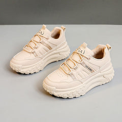 Damen Sportliche Sneaker mit dämpfender und atmungsaktiver Mesh-Oberfläche in Khaki