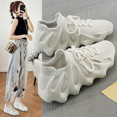 Damen Sportliche Sneakers mit innovativem Design und dämpfender Sohle in Beige