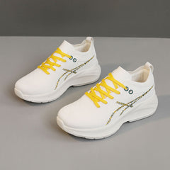 Damen Sportliche Freizeitsneaker mit atmungsaktivem Obermaterial und dämpfender Laufsohle in Hellbeige