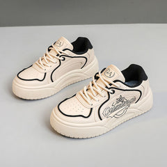 Damen trendige Sneaker mit sportlichem Design und hochdämpfender Laufsohle in Schwarz