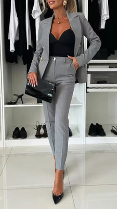 Damen elegantes Anzug-Set mit doppelter Knopfleiste und taillierter Passform in Grau