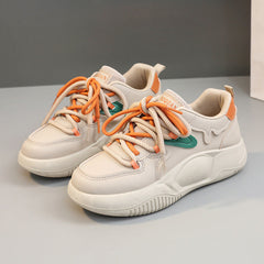 Damen modische Sport Sneakers mit praktischen Schnürsenkeln und dämpfender Laufsohle in Khaki
