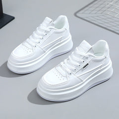 Damen Chunky Sneakers mit modischem Profil und dämpfender Sohle in Weiß
