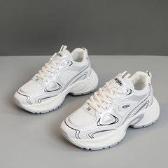 Damen Sportliche Lauf-Sneaker mit atmungsaktiver Mesh-Oberfläche und dämpfendem Fußbett in Beige