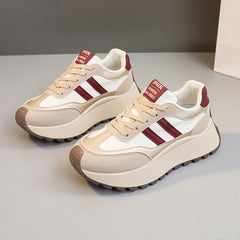 Damen Modische Plateau Sneakers mit trendiger Silhouette und dämpfender Laufsohle in Khaki