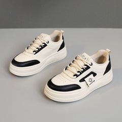 Damen Sportliche Flachschuhe mit hochdämpfender Sohle und atmungsaktivem Obermaterial in Schwarz