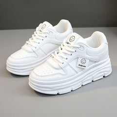 Damen Trendige Sneakers mit dämpfender Plateau-Sohle in Weiß
