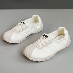 Damen Sportliche Freizeitschuhe mit rutschfestem Profil und atmungsaktiver Oberflächenstruktur in Beige