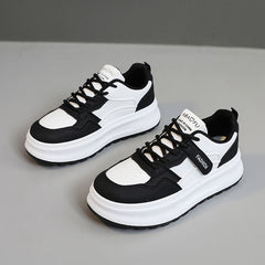 Damen Sportliche Chunky Sneakers mit dämpfendem Komfort und modernem Design in Schwarz