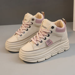 Damen Plattform Sneakers mit trendigem Farbdesign und extrakompakter Sohle in Khaki