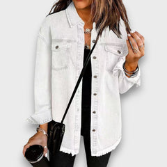 Karela – Klassische Jeansjacke in Weiß