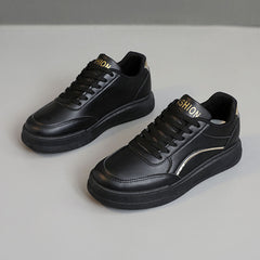 Damen Sneakers mit modischem Design und eleganten Akzenten in Schwarz